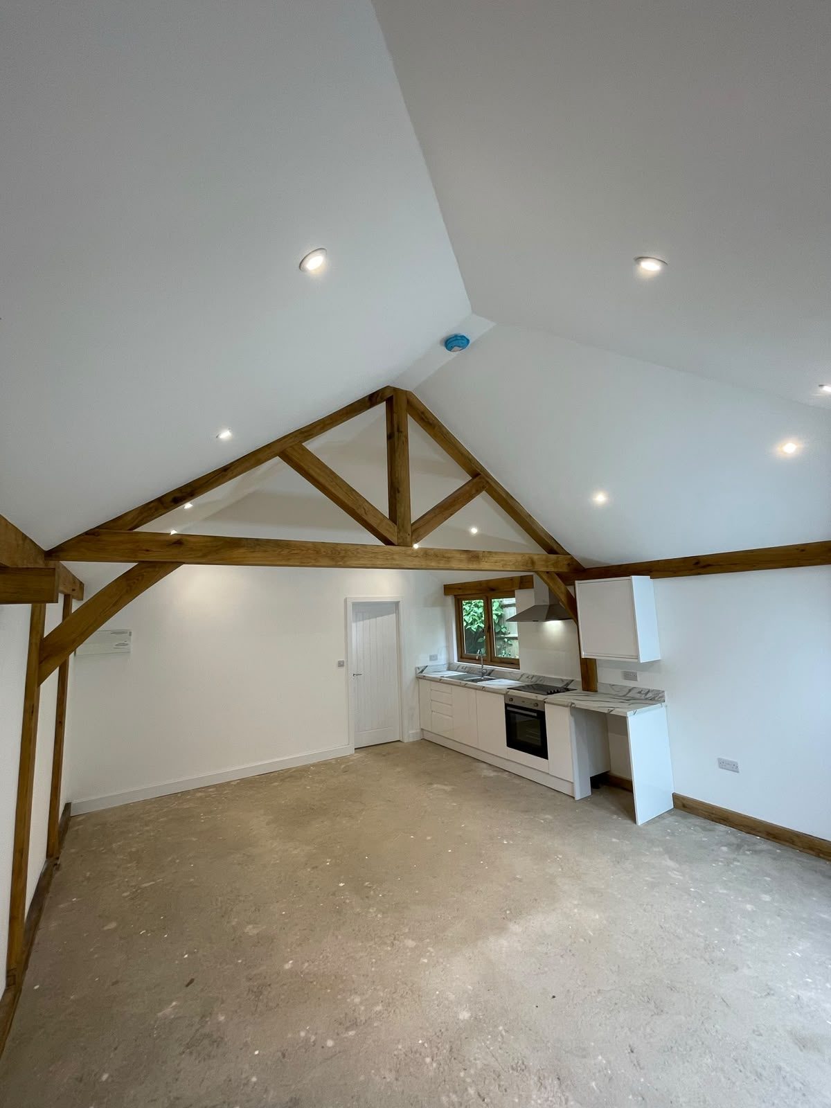 oak truss vaulted annex living space